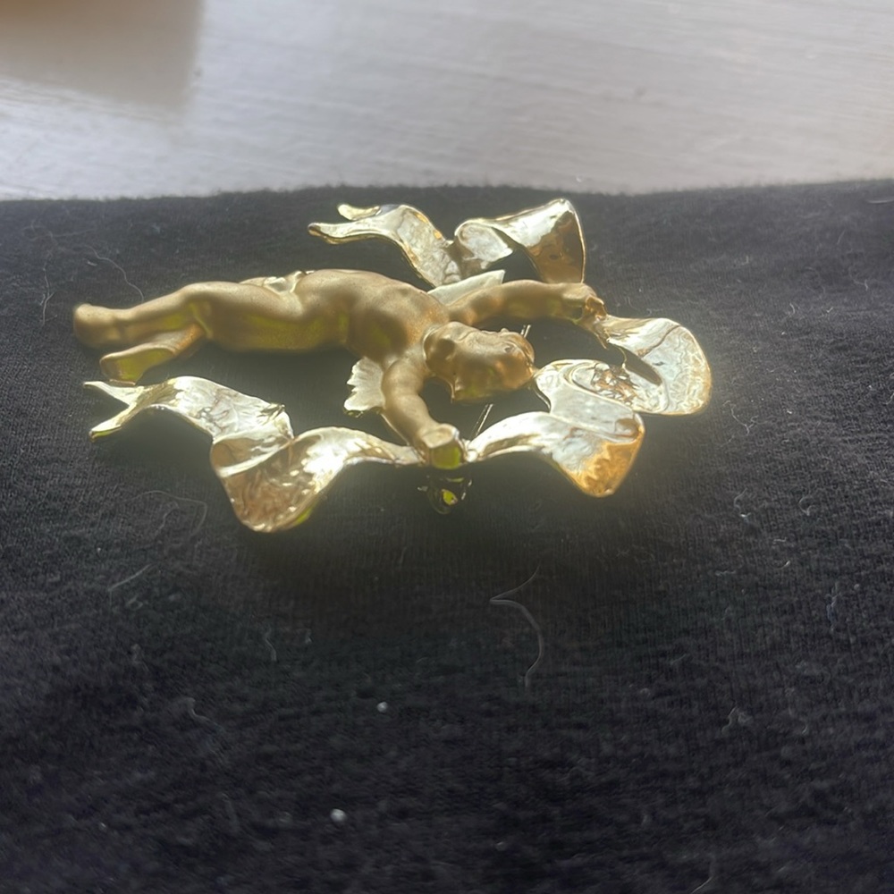 ANGEL with Ribbon Holiday Brooch Gold - Picture 6 of 7